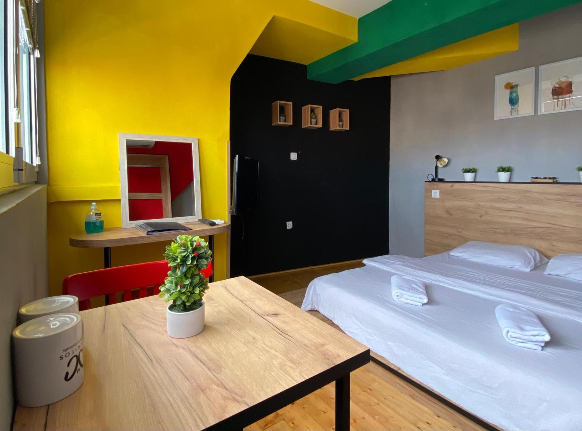 Mickitos Urban Hostel Escópia Quarto foto